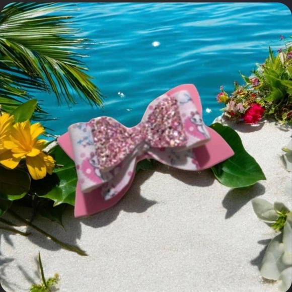 FauxLeather bows - Picture 1 of 1